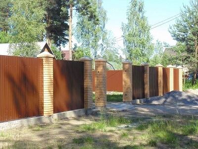 Монтаж забора из металлопрофия в Мозыре